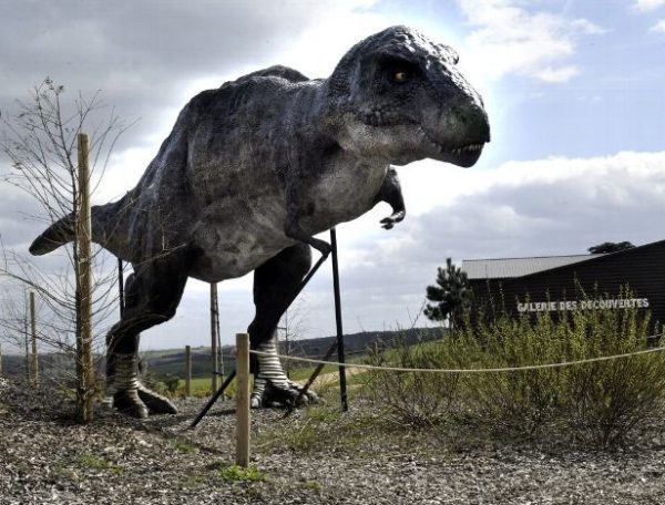 La colline aux dinosaures © Paléopolis