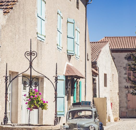 Charroux, la médiévale « Plus Beaux Villages de France »_Charroux