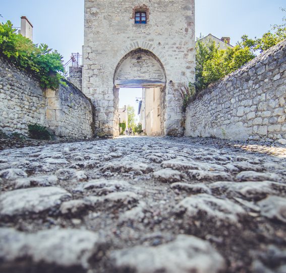 Charroux, la médiévale « Plus Beaux Villages de France »_Charroux