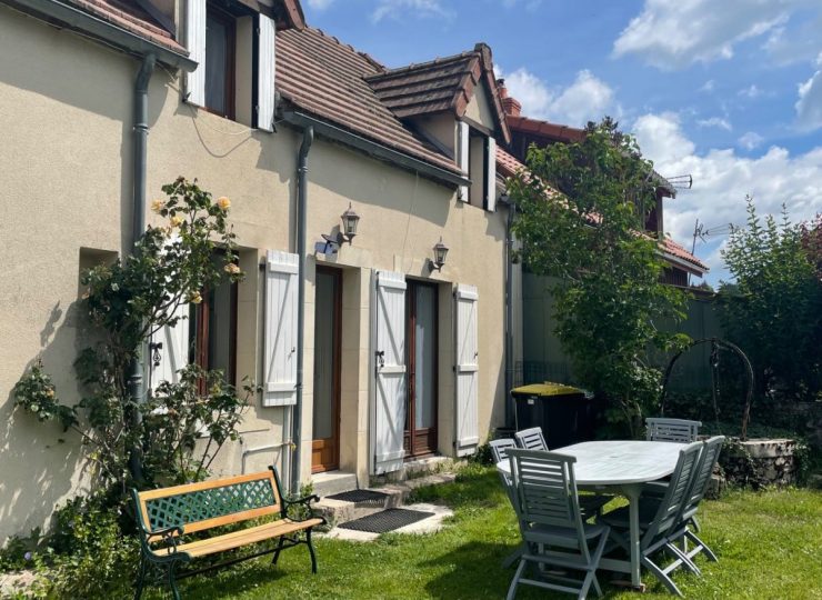Gîte Fa Fresquet à Échassières – maison avec jardin en pleine campagne de l’Allier